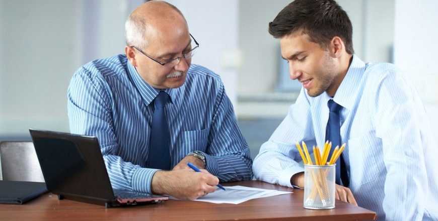 Delivering-Constructive-Criticism-870x440